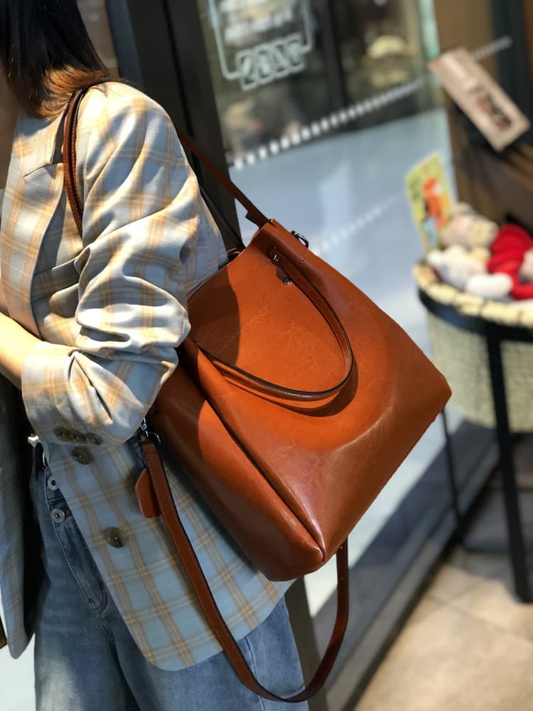 Vintage Leather Oversized Tote 2